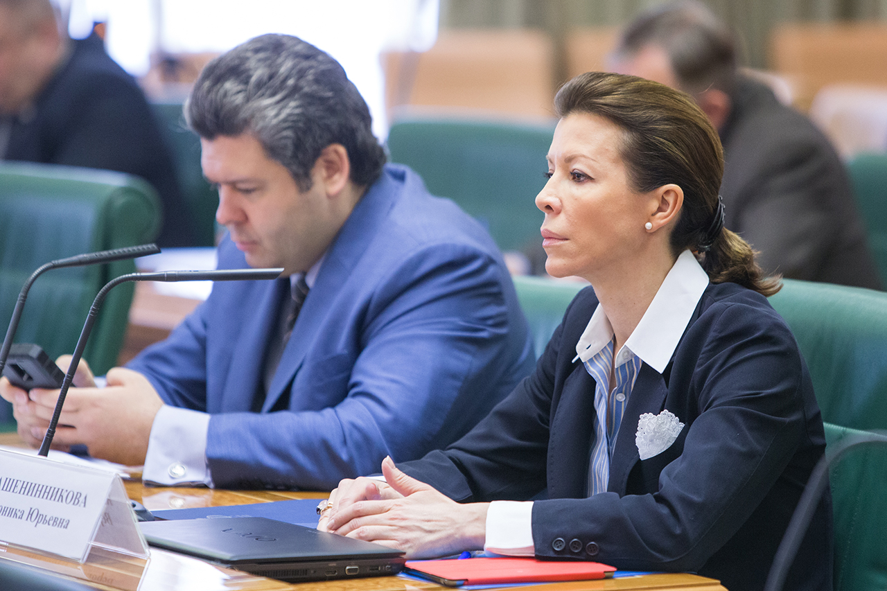 Вероника Крашенинникова приняла участие в парламентских слушаниях на тему «Политико-правовые аспекты противодействия реабилитации нацизма, героизации нацистских преступников и их пособников» 23 апреля в Совете Федерации. Вероника Крашенинникова приняла участие в парламентских слушаниях на тему «Политико-правовые аспекты противодействия реабилитации нацизма, героизации нацистских преступников и их пособников» 23 апреля в Совете Федерации.